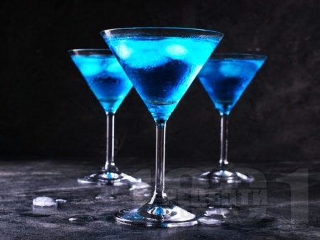  Bikini Martini      -   